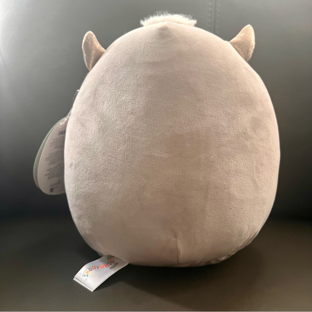 NWT π₯ 8" Nissa the Christmas Yeti Squishmallow - Picture 5 of 6